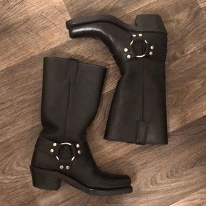 Frye company harness 12R boots